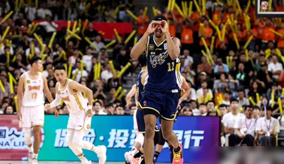 亚美体育官网入口-广东两战惨败64分！浙江续约2米13超级外援！青岛得分王下季回归的简单介绍