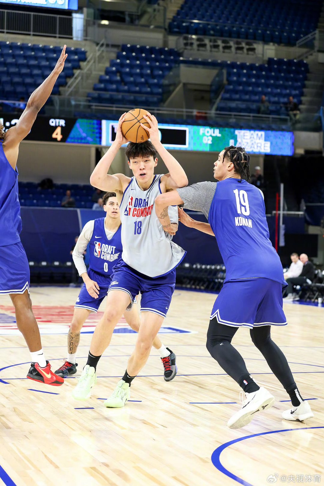 杨瀚森对比NBA和CBA身体对抗：这边比较文明